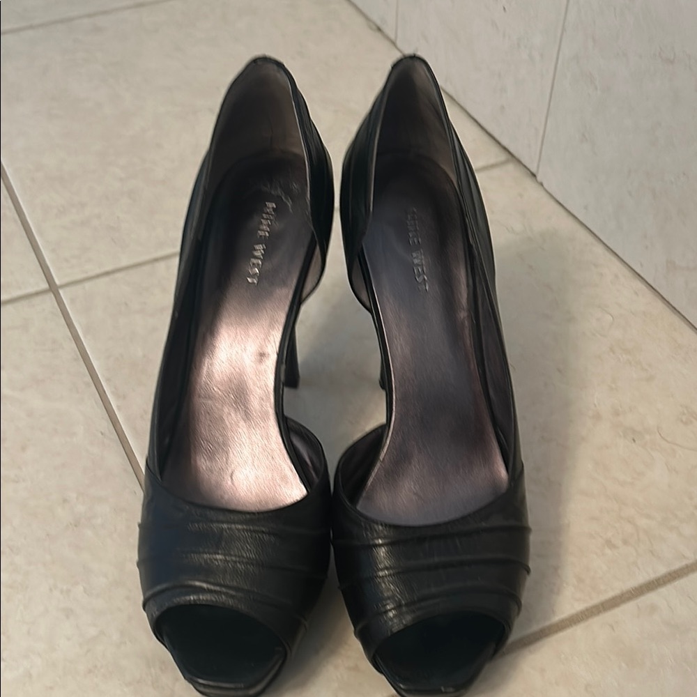 Nine West Black Heels with Peep-Toe Design and Medium Heel